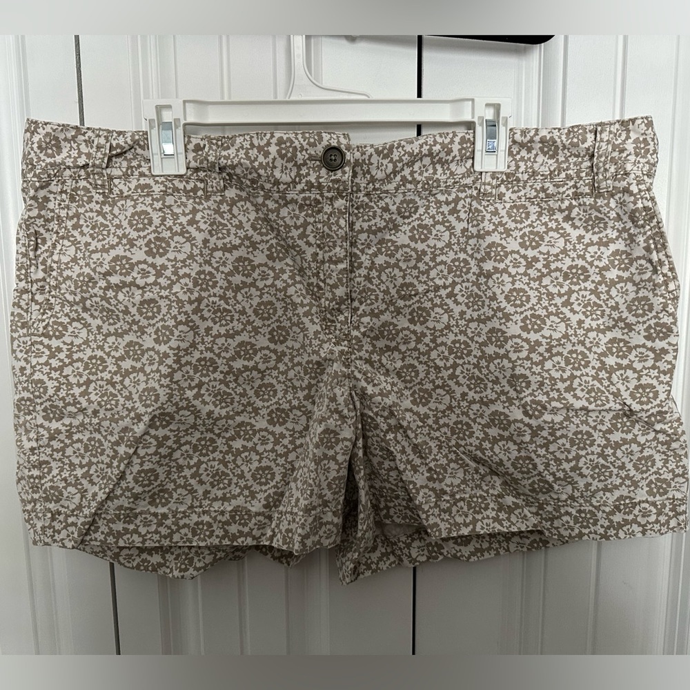 Khaki and White floral print Loft shorts
